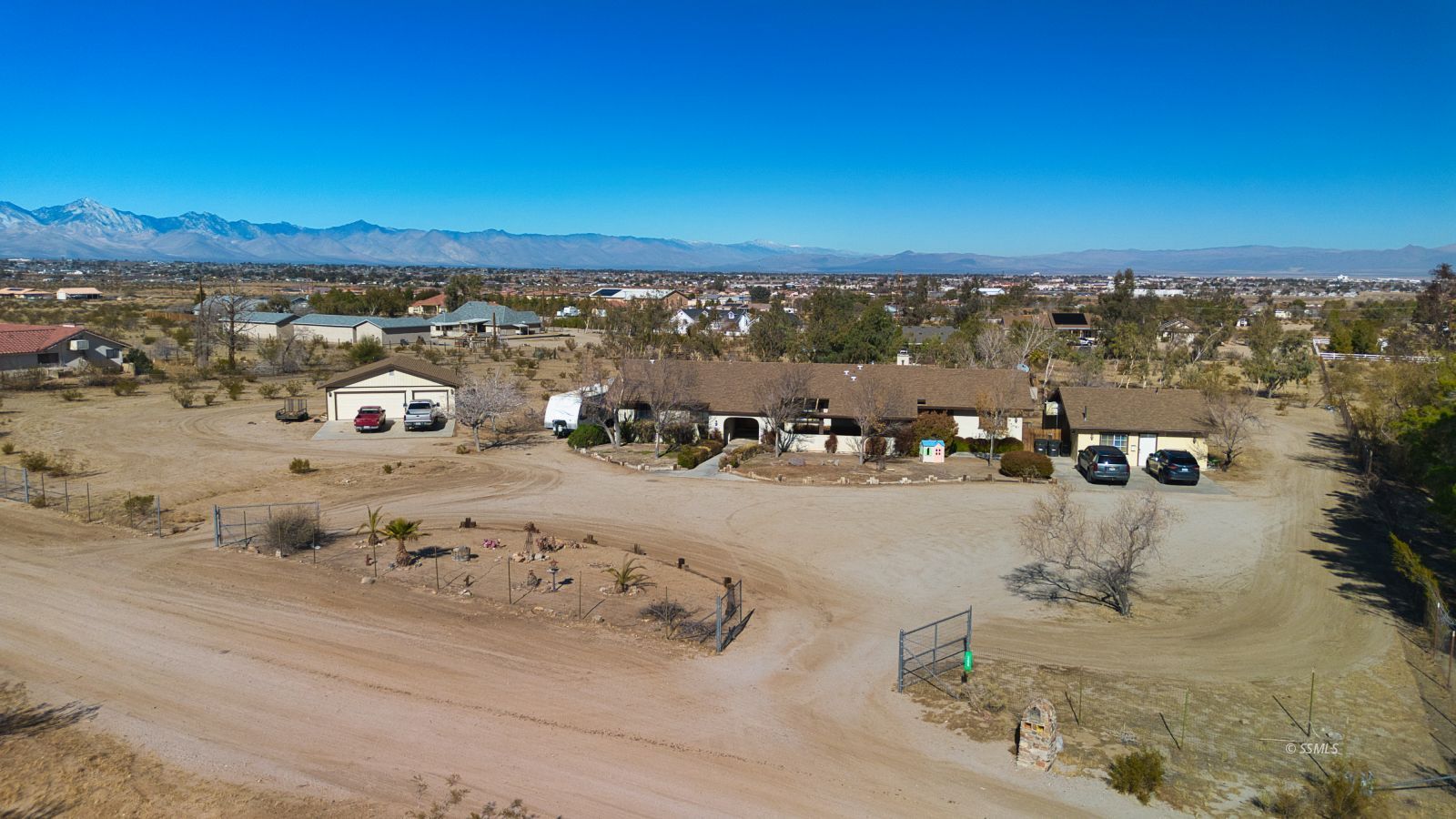 366 East Hartley Avenue Ridgecrest, CA 93555 - Photo 3 of 40 Gallery Image 3