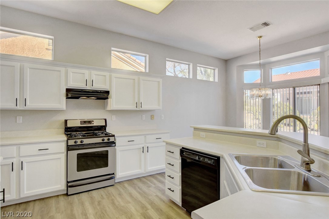 10316 Georgetown Place Las Vegas, NV 89134 - Photo 5 of 32