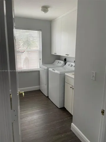 a view of utility room with washer and dryer