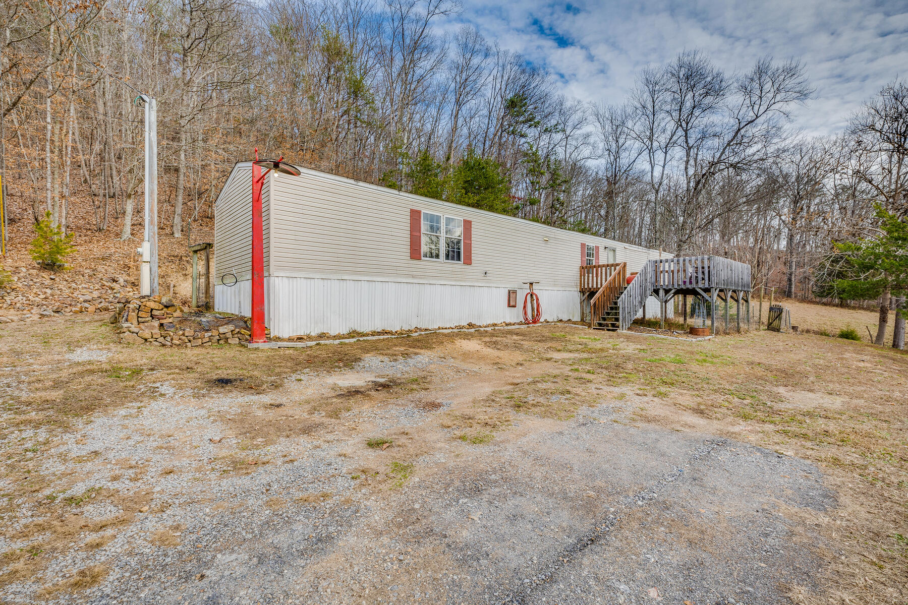 8984 Yuma Road Gate City, VA 24251 - Photo 2 of 86 002