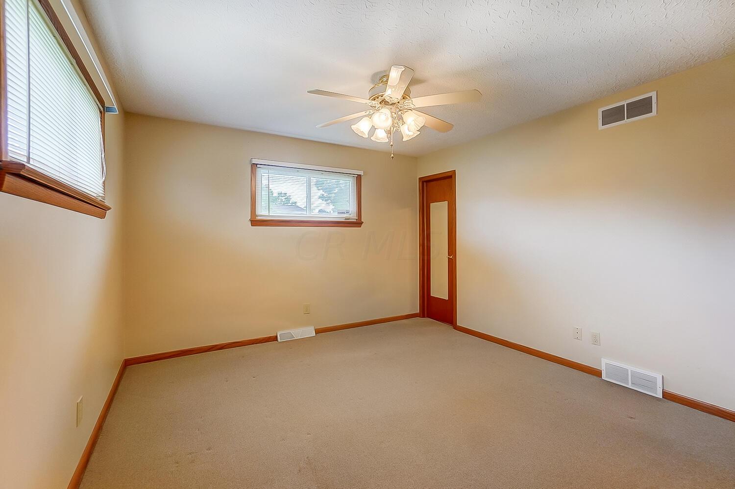 1083 Ross Road Columbus, OH 43227 - Photo 29 of 48 50041658-018_web