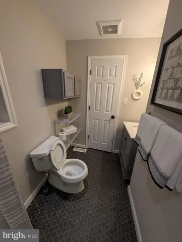 $4,200 | 5209 Cedar Road, Alexandria, VA 22309