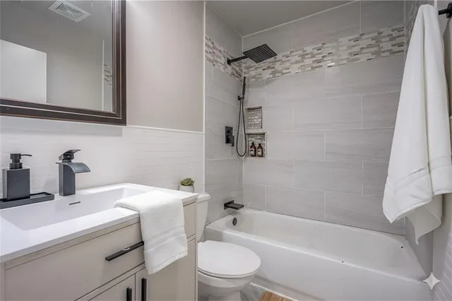 $187,500 | 6403 East 153 Street, Grandview, MO 64030