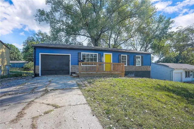 $187,500 | 6403 East 153 Street, Grandview, MO 64030