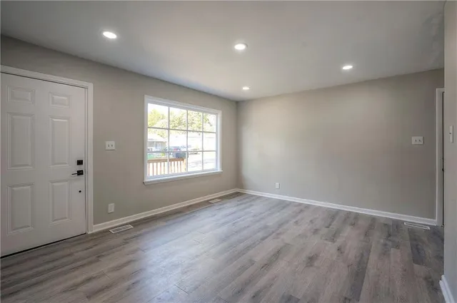 $187,500 | 6403 East 153 Street, Grandview, MO 64030