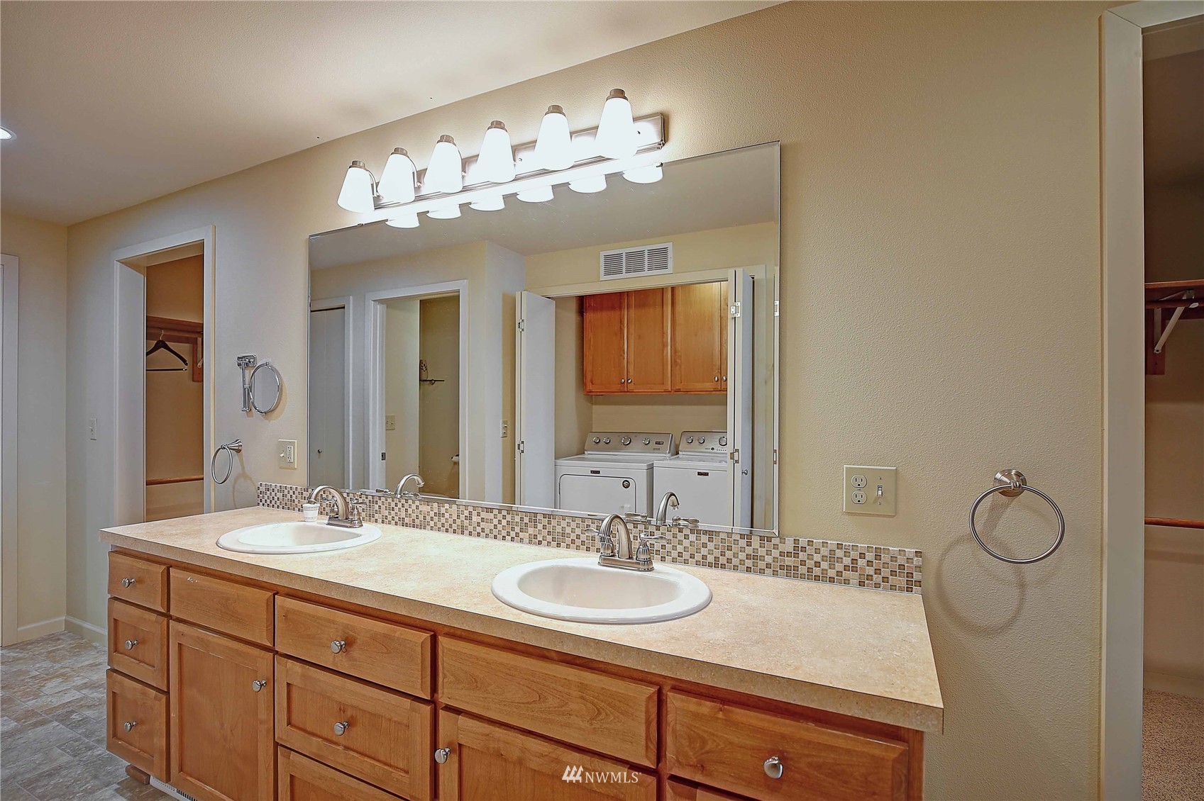 544 Maple Grove Road Camano Island, WA 98282 - Photo 21 of 40 Gallery Image 21