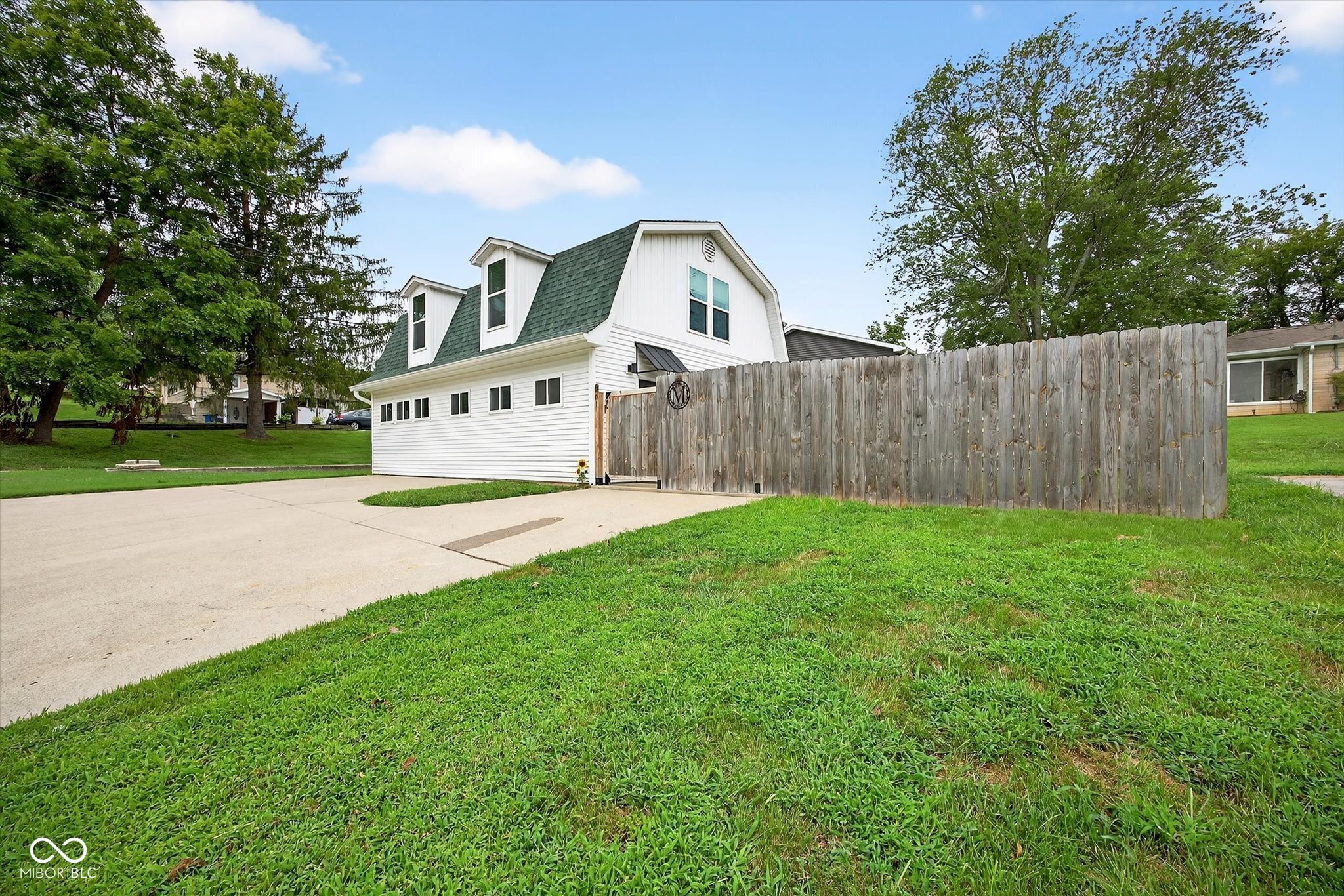 901 25th Street Bedford, IN 47421 - Photo 4 of 35
