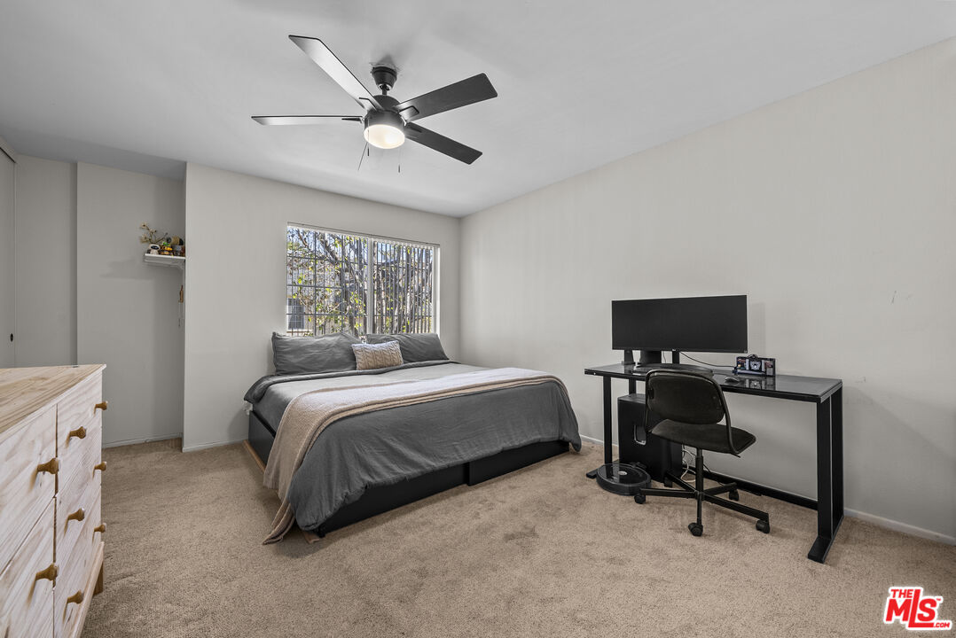 19124 Hamlin Street, Unit 4 Reseda, CA 91335 - Photo 18 of 38