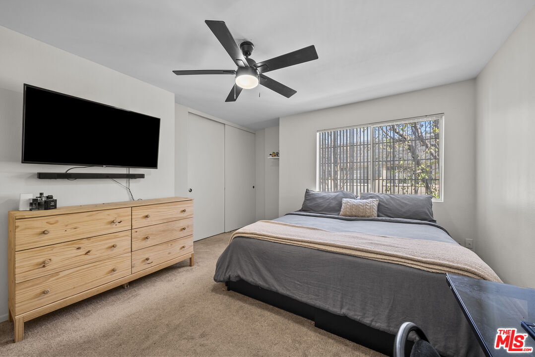 19124 Hamlin Street, Unit 4 Reseda, CA 91335 - Photo 19 of 38