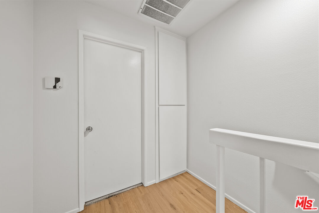 19124 Hamlin Street, Unit 4 Reseda, CA 91335 - Photo 25 of 38