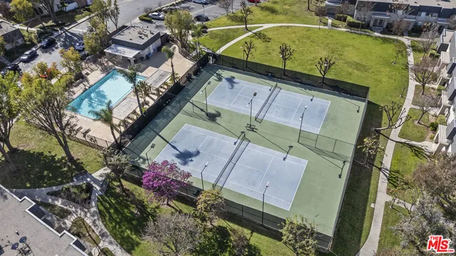 $570,000 | 19124 Hamlin Street, Unit 4, Reseda, CA 91335