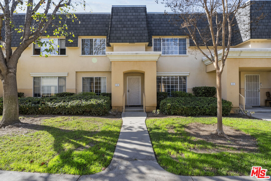 19124 Hamlin Street, Unit 4 Reseda, CA 91335 - Photo 34 of 38