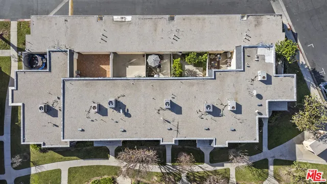 $570,000 | 19124 Hamlin Street, Unit 4, Reseda, CA 91335