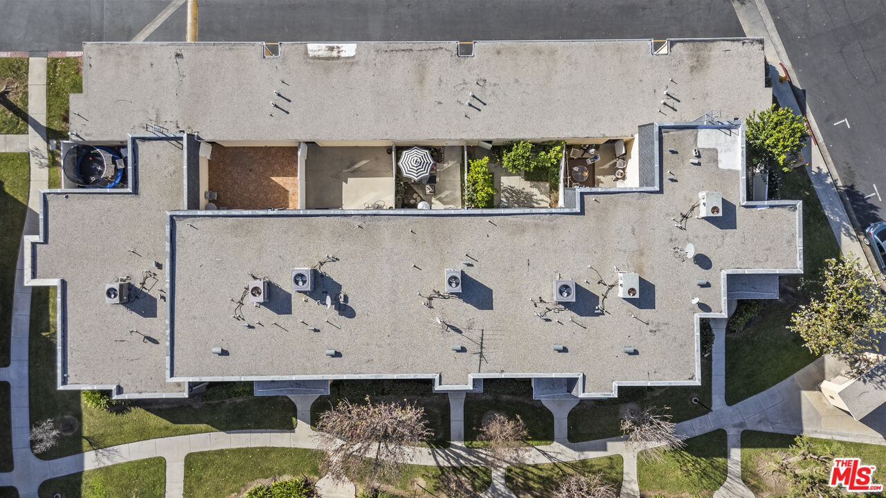 19124 Hamlin Street, Unit 4 Reseda, CA 91335 - Photo 37 of 38