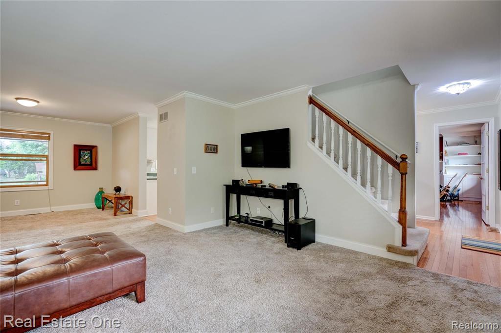 6488 Orion Road Rochester Hills, MI 48306 - Photo 5 of 28