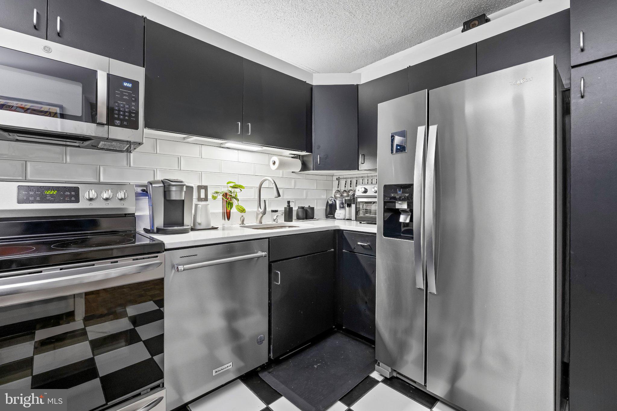 111 Hamlet Hill Road, Unit 414 Baltimore, MD 21210 - Photo 8 of 34 Gallery Image 8