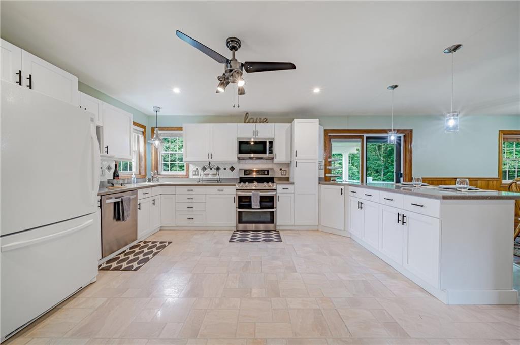 397 Marguerite Road Latrobe, PA 15650 - Photo 6 of 38 Gallery Image 6