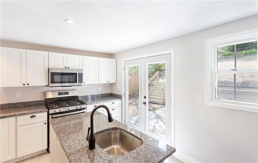 268 Cascade Road Pittsburgh, PA 15221 - Photo 13 of 25 Gallery Image 13