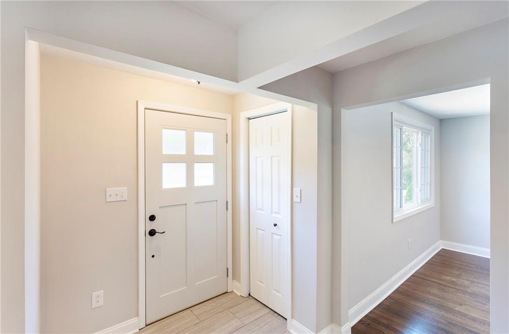 268 Cascade Road Pittsburgh, PA 15221 - Photo 3 of 25 Gallery Image 3