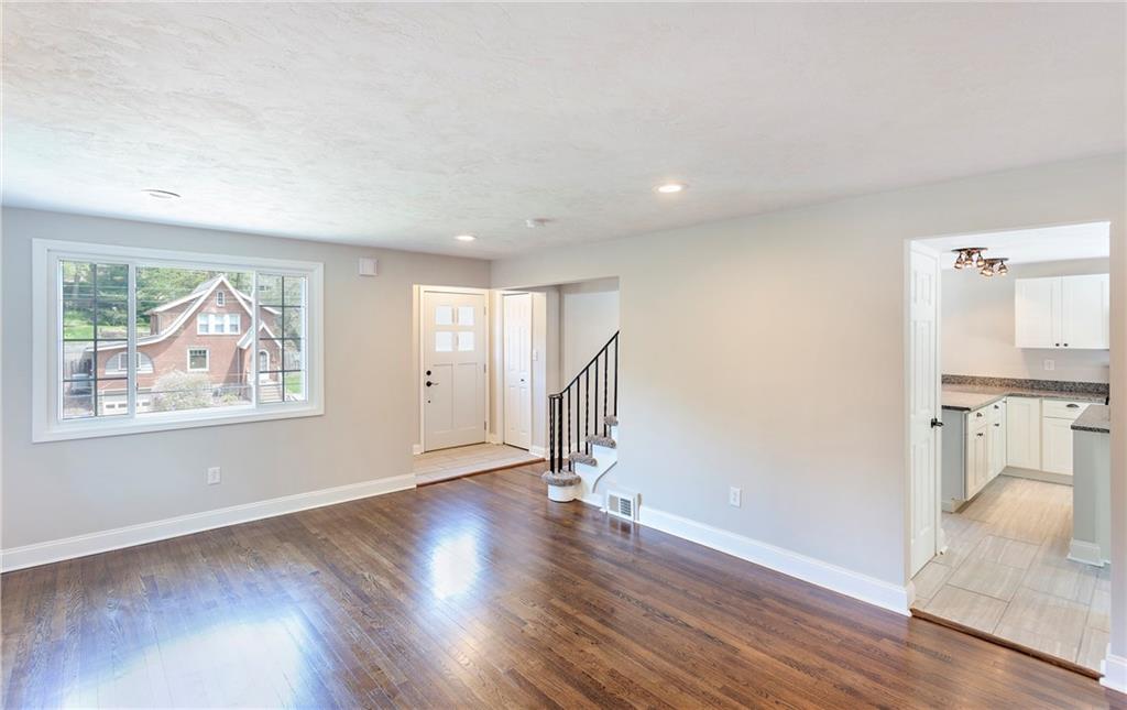 268 Cascade Road Pittsburgh, PA 15221 - Photo 7 of 25 Gallery Image 7
