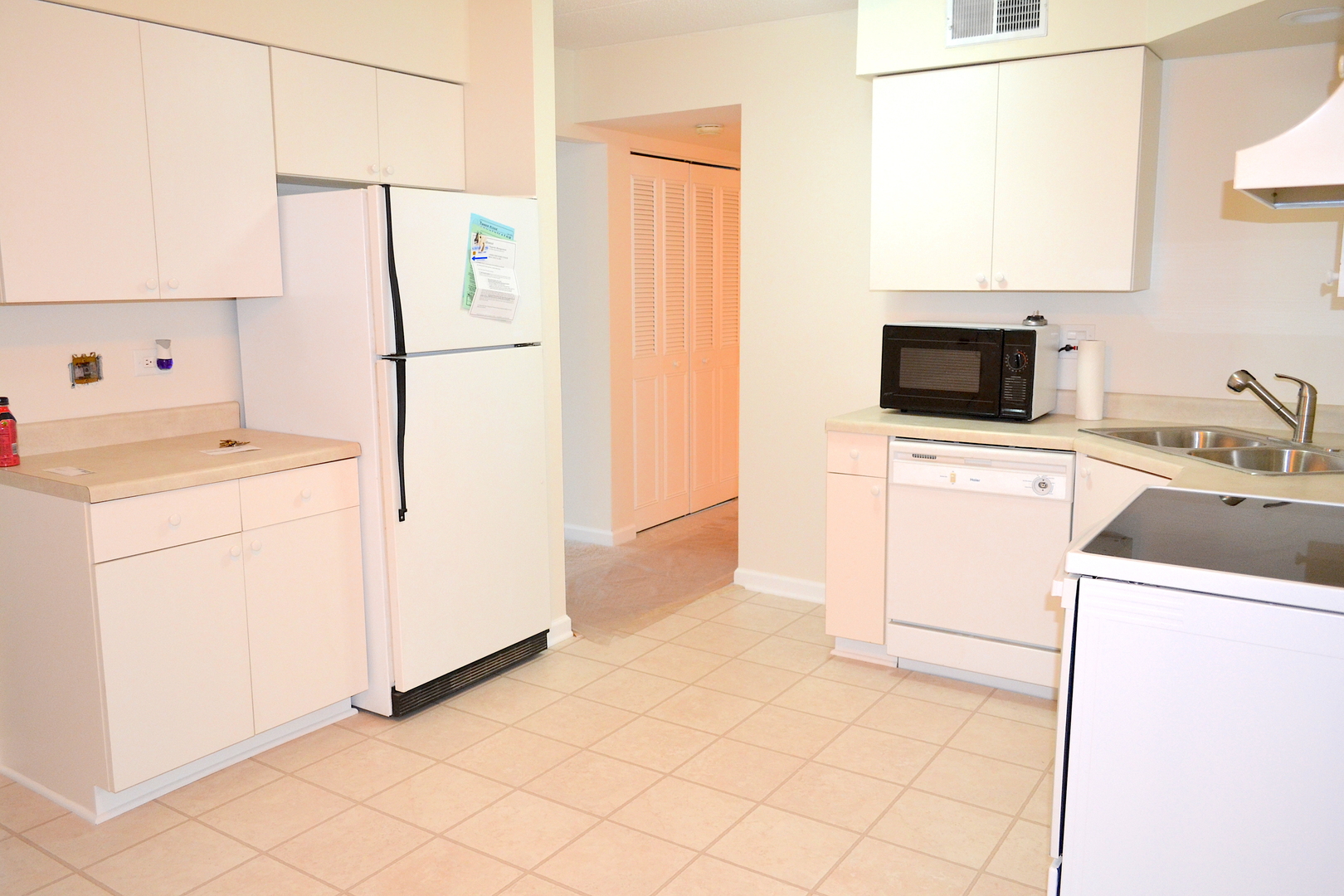 525 Timber Ridge Drive, Unit 307 Carol Stream, IL 60188 - Photo 4 of 18