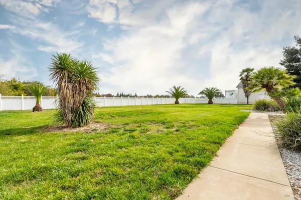 $998,000 | 7605 Churn Creek Road, Redding, CA 96002