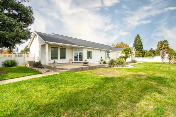 $998,000 | 7605 Churn Creek Road, Redding, CA 96002