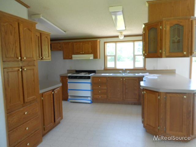 8605 Beard Road Avoca, MI 48006 - Photo 14 of 15 31154847-13.JPG