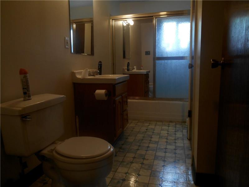 33 St John Street McKees Rocks, PA 15136 - Photo 8 of 20 Bathroom 33 1/2