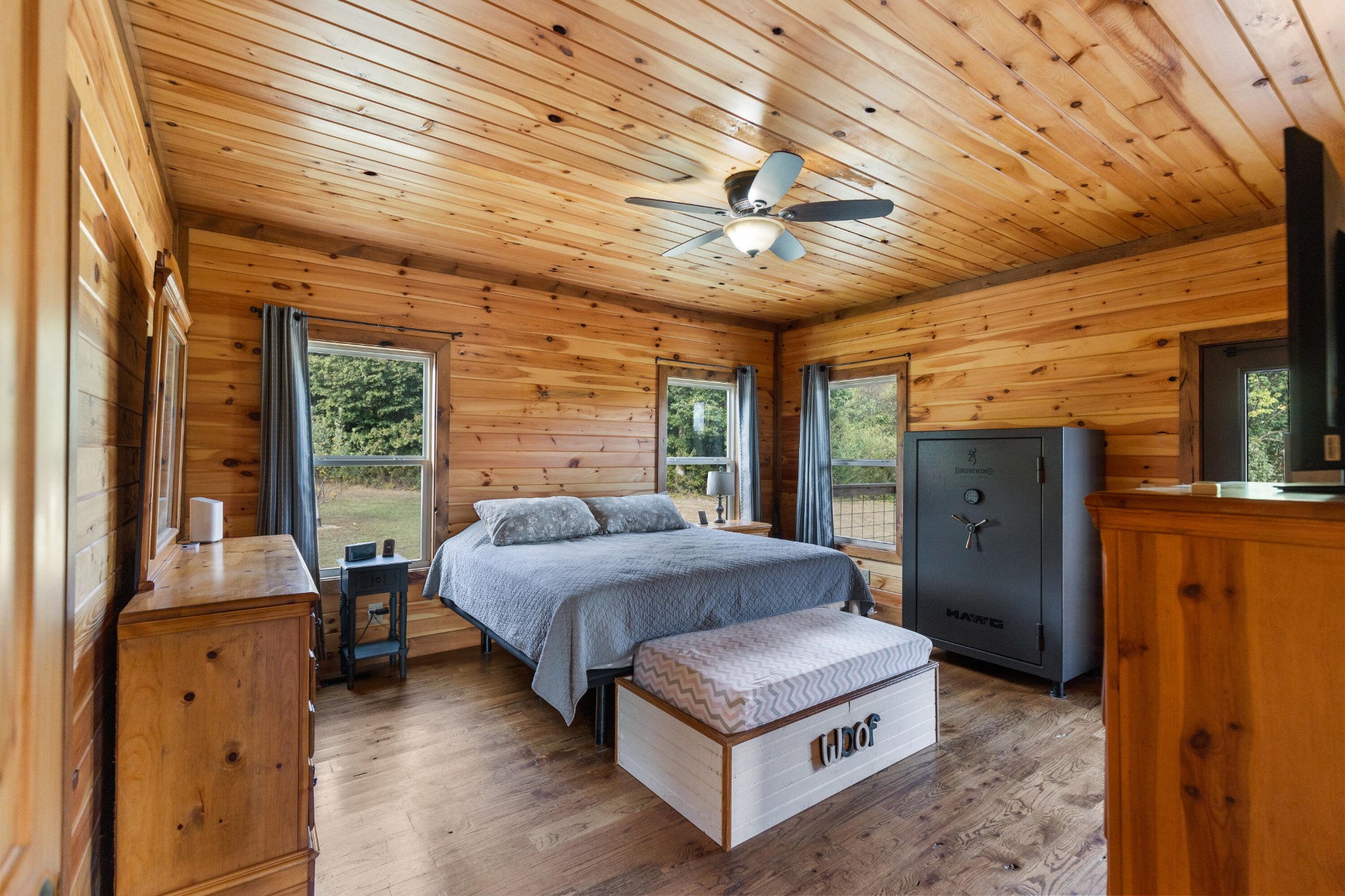 2054 Horns Creek Road Ocoee, TN 37361 - Photo 26 of 42 a living room with a bed furniture and a large window
