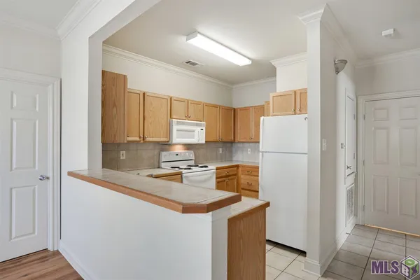 $170,000 | 710 East Boyd Drive, Unit 1806, Baton Rouge, LA 70808