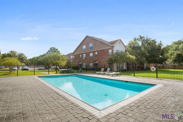 $170,000 | 710 East Boyd Drive, Unit 1806, Baton Rouge, LA 70808