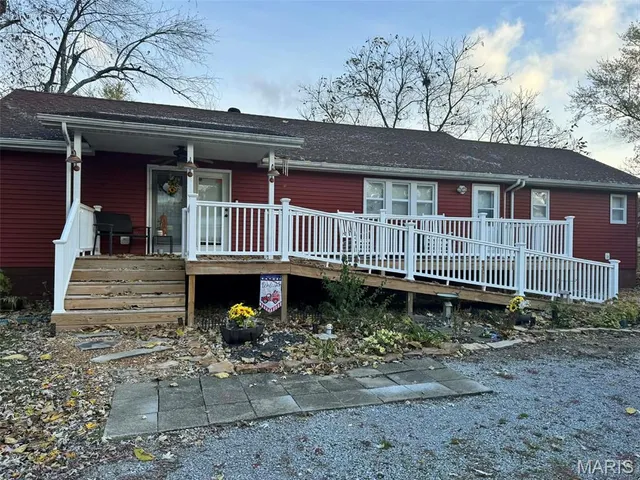 $150,000 | 885 Liberty Road, Harrisburg, IL 62946