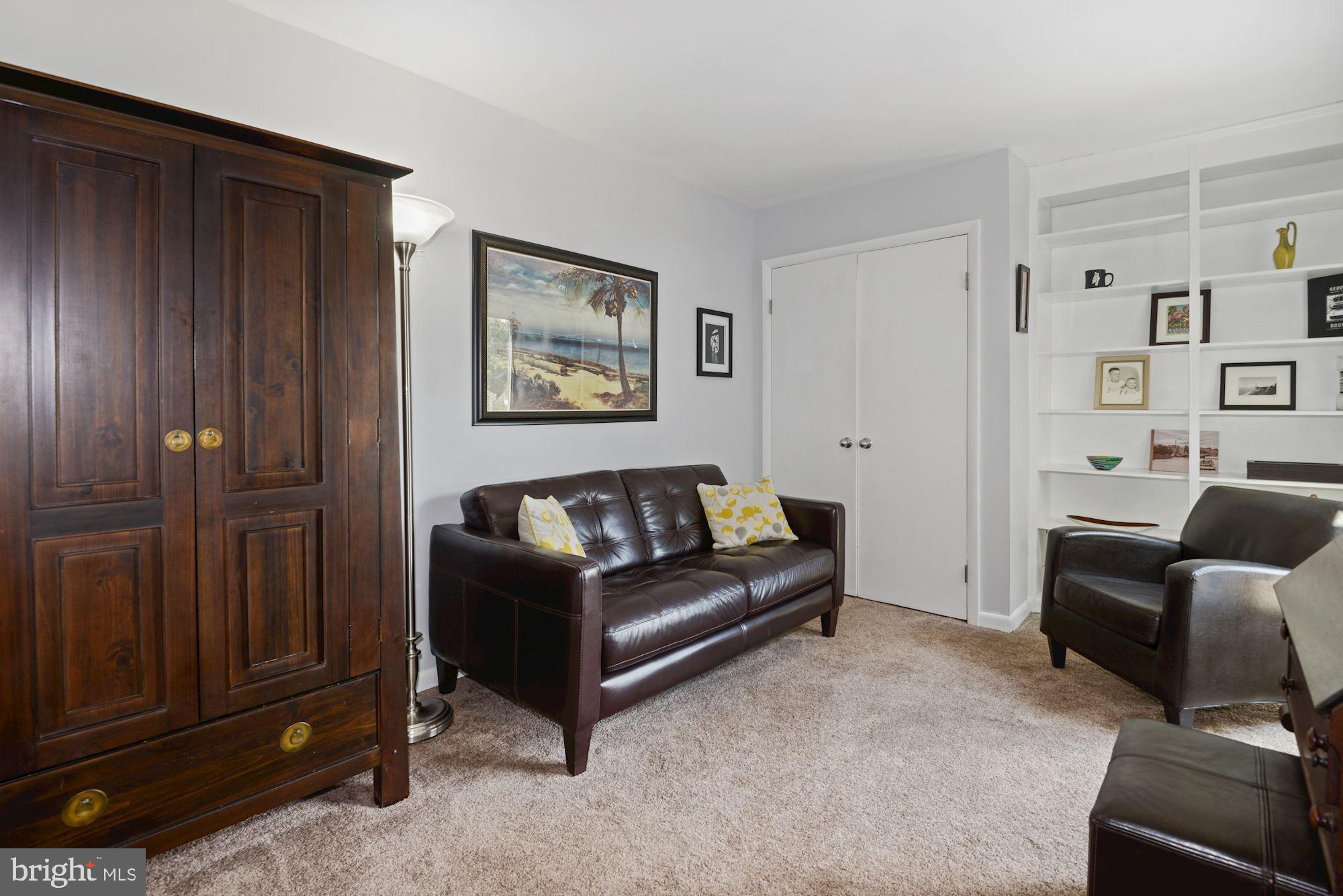 11633 Chapel Cross Way Reston, VA 20194 - Photo 23 of 64 Main level bedroom (currently used as den)