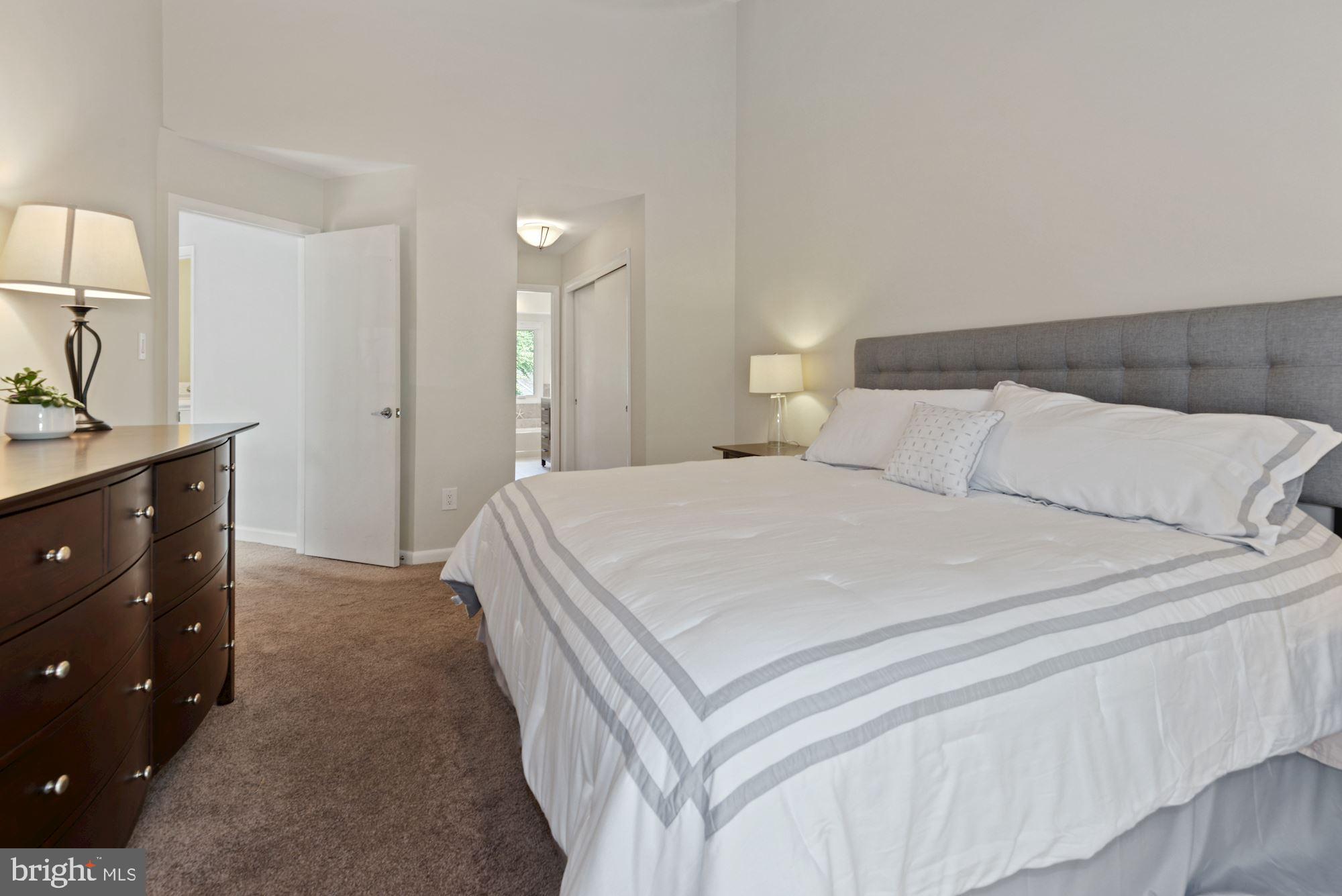 11633 Chapel Cross Way Reston, VA 20194 - Photo 26 of 64 Plenty of room for a king-sized bed
