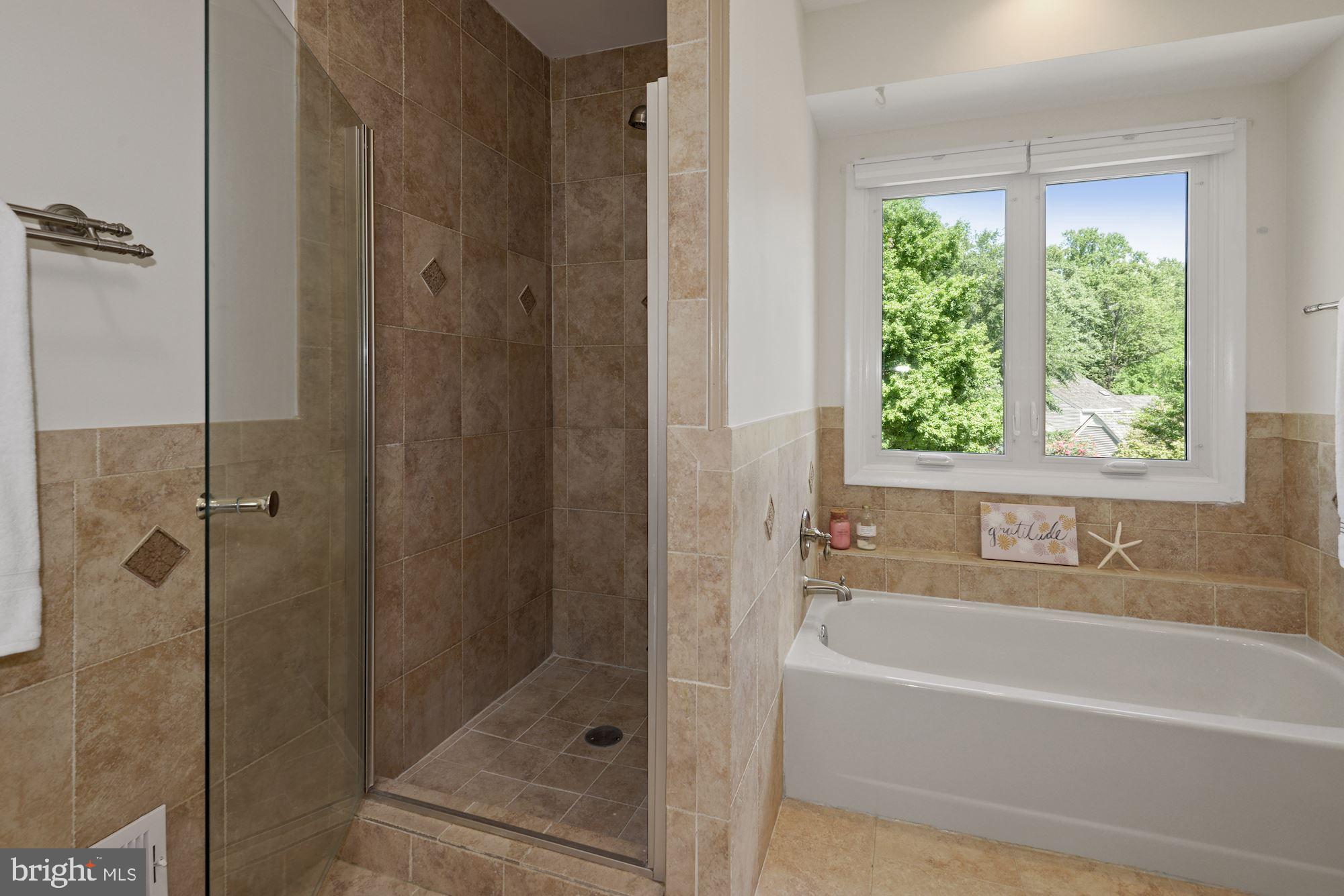 11633 Chapel Cross Way Reston, VA 20194 - Photo 28 of 64 Take a relaxing soak in the tub