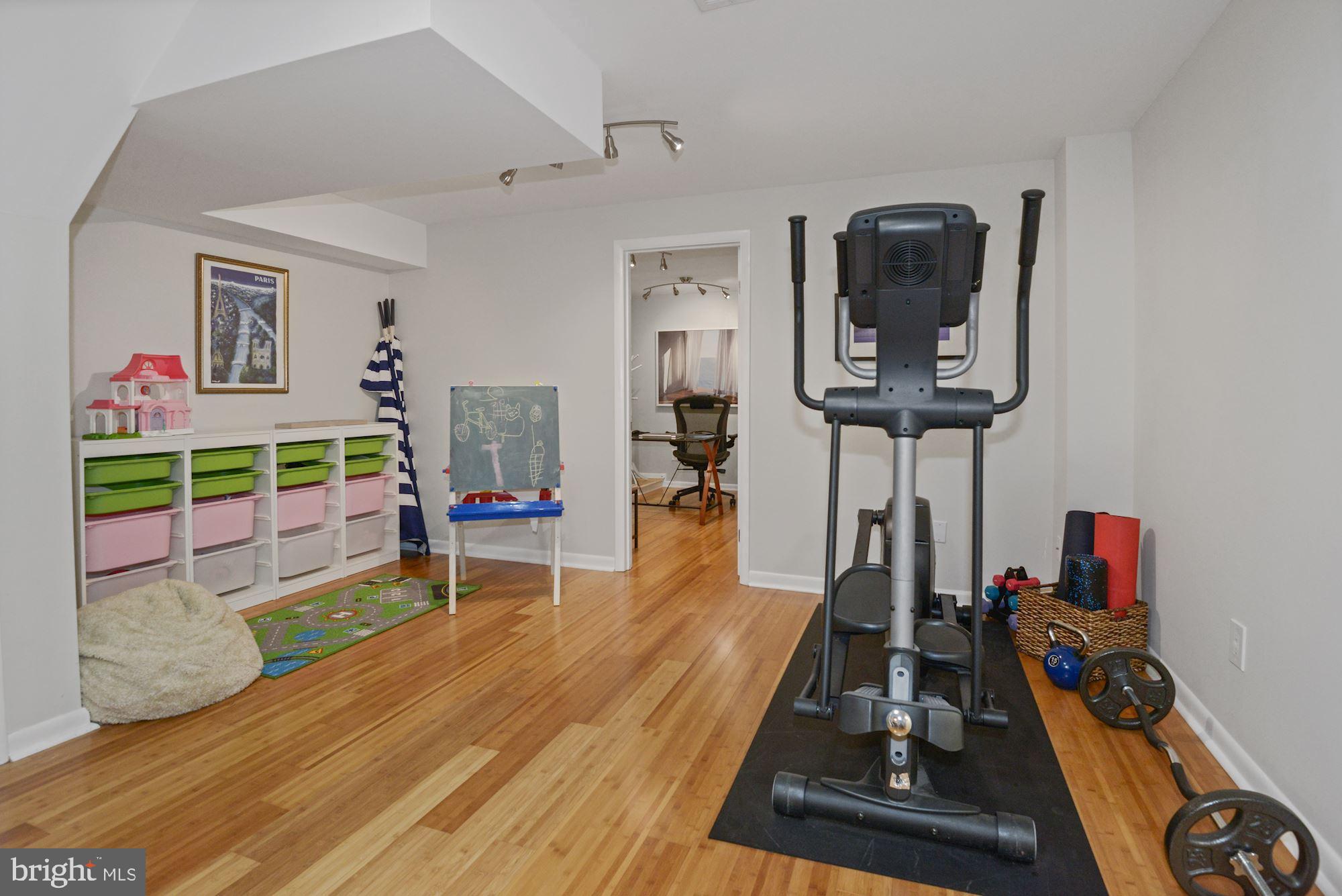 11633 Chapel Cross Way Reston, VA 20194 - Photo 36 of 64 More space to work out, play, or craft