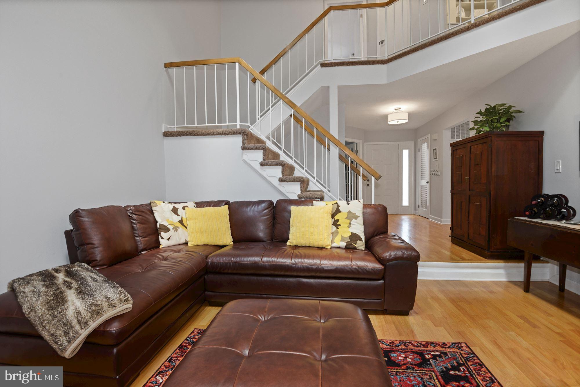 11633 Chapel Cross Way Reston, VA 20194 - Photo 8 of 64 Plenty of space to entertain
