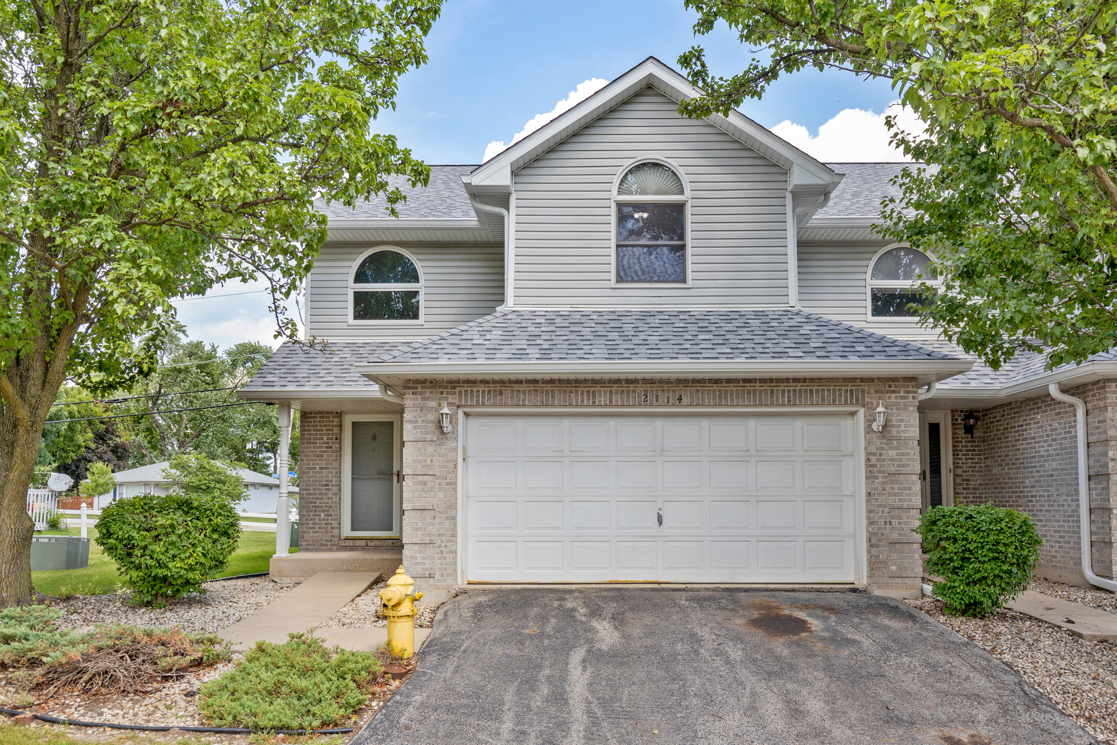2114 Poppy Lane Crest Hill, IL 60403 - Photo 1 of 25