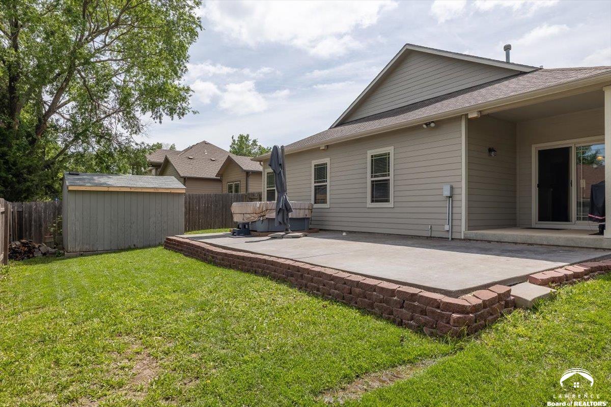 4116 Doolittle Drive Lawrence, KS 66049 - Photo 4 of 36