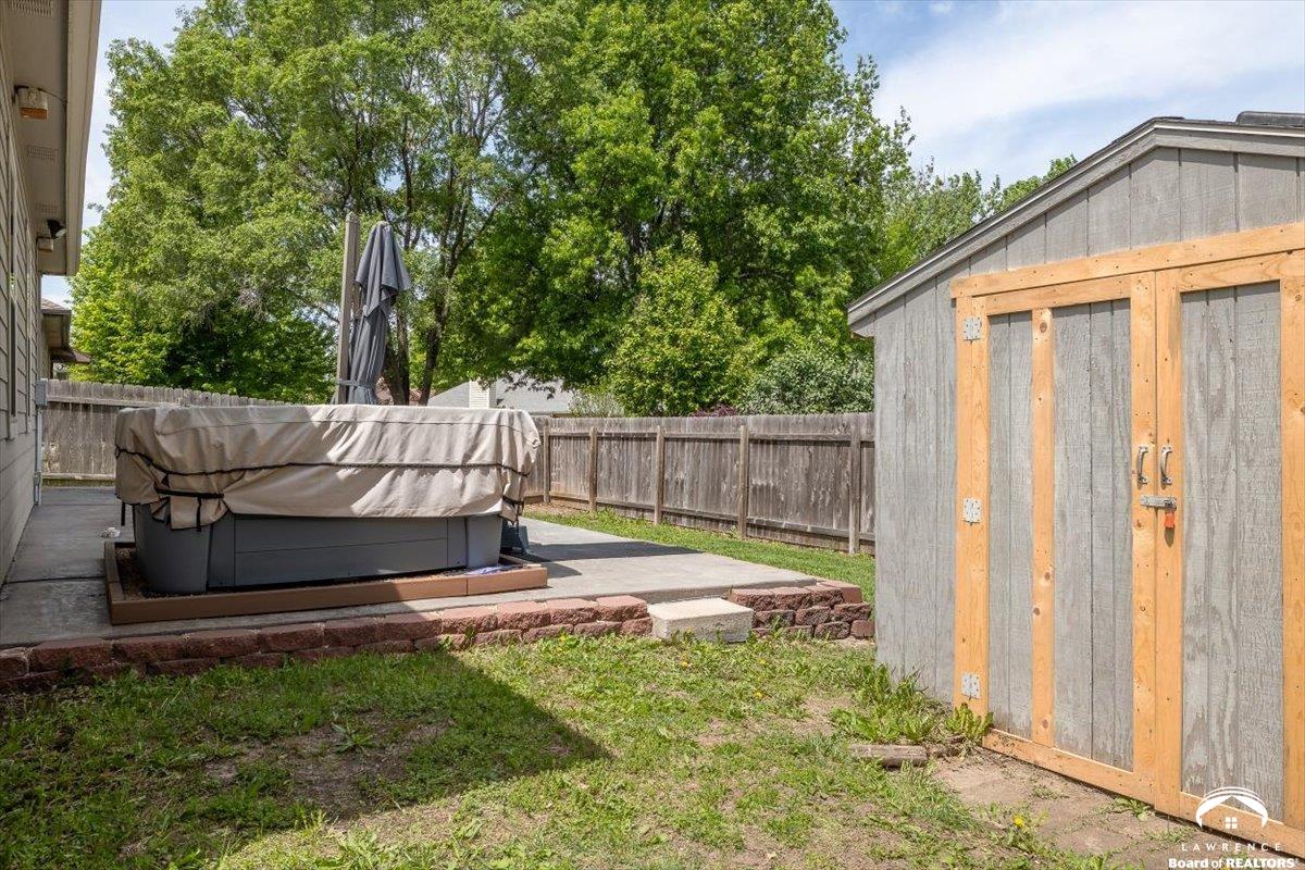 4116 Doolittle Drive Lawrence, KS 66049 - Photo 6 of 36