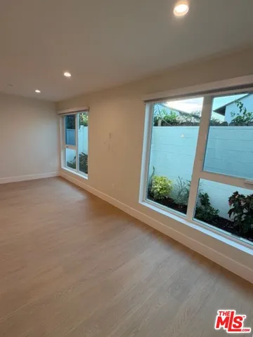 $5,300 | 5191 1/2 Lindley Avenue, Tarzana, CA 91356