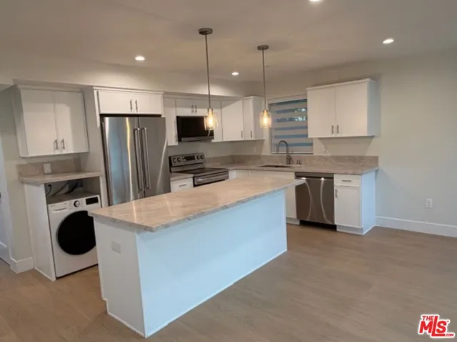 $5,300 | 5191 1/2 Lindley Avenue, Tarzana, CA 91356