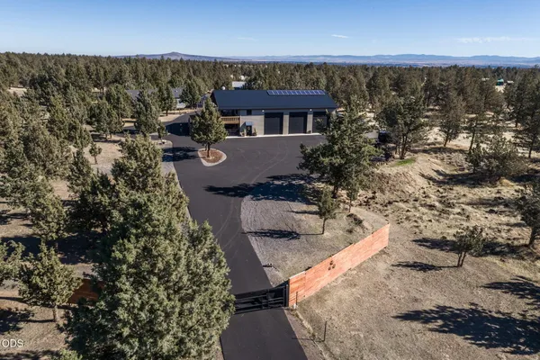 $999,950 | 11855 Southwest Meadow Lane, Culver, OR 97734