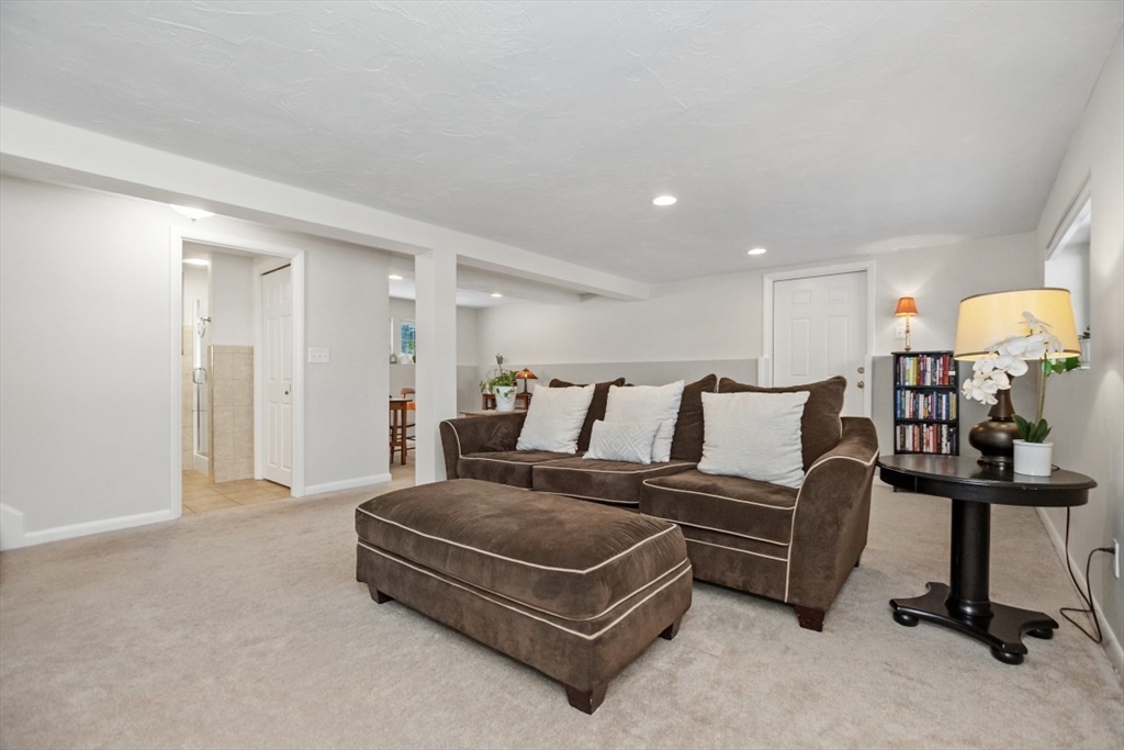 11 Magnolia Road Sudbury, MA 01776 - Photo 22 of 36 Gallery Image 22