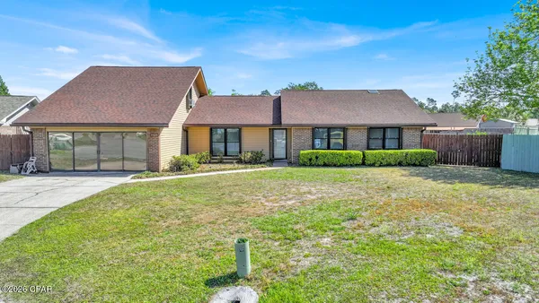 $2,300 | 7525 Melody Lane, Panama City, FL 32404