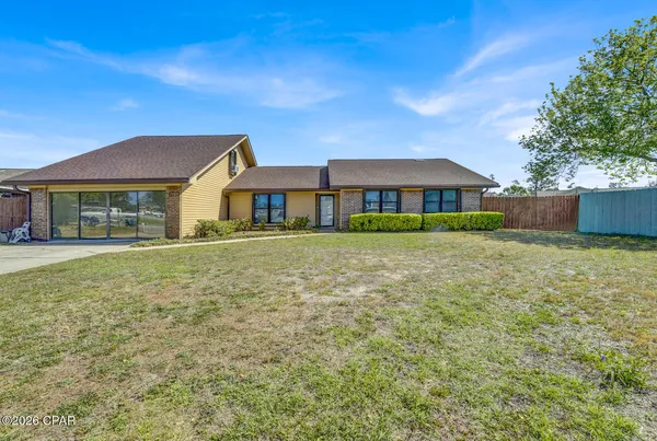 $2,300 | 7525 Melody Lane, Panama City, FL 32404