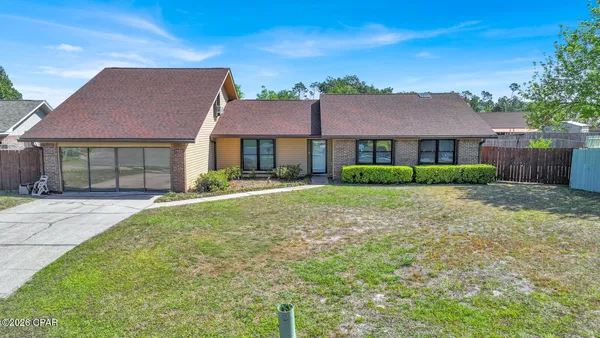 $2,300 | 7525 Melody Lane, Panama City, FL 32404