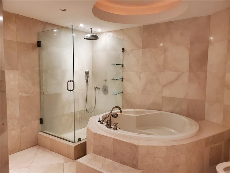 520 Brickell Key Drive, Unit PH01 Miami, FL 33131 - Photo 28 of 38 Photo 28