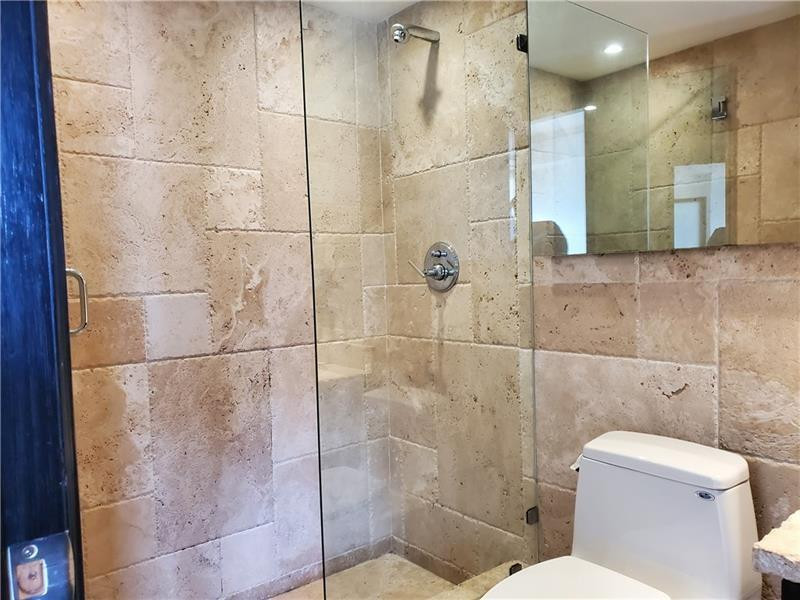 520 Brickell Key Drive, Unit PH01 Miami, FL 33131 - Photo 37 of 38 Photo 37